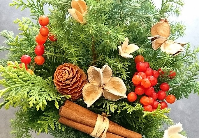 世界に一つだけの「テーブルクリスマスツリー」を創ろう！「プチぷら体験教室」